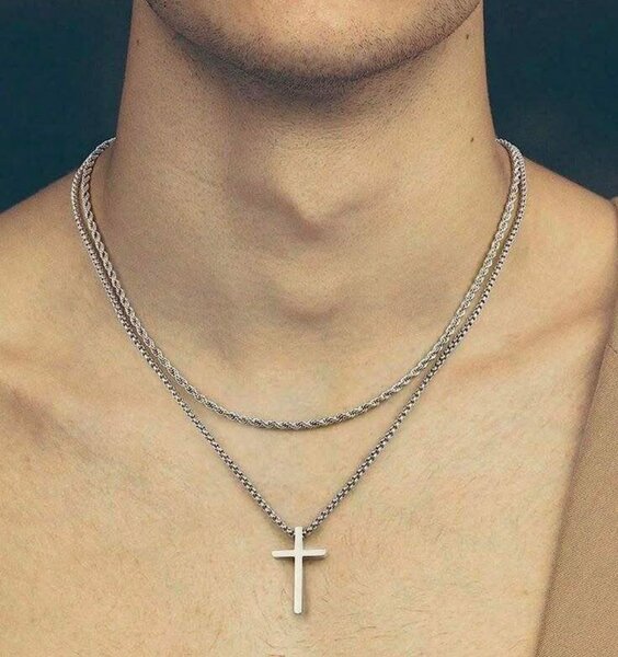 Collier pendentif croix