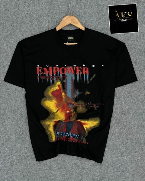 T-shirt noir imprimé abstrait