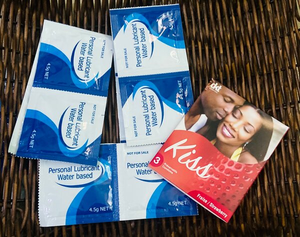 3 préservatifs +6 lubrifiants