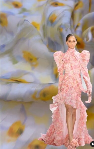 Красивая лёгкая ткань Тенсель батист с узором для пошива одежды