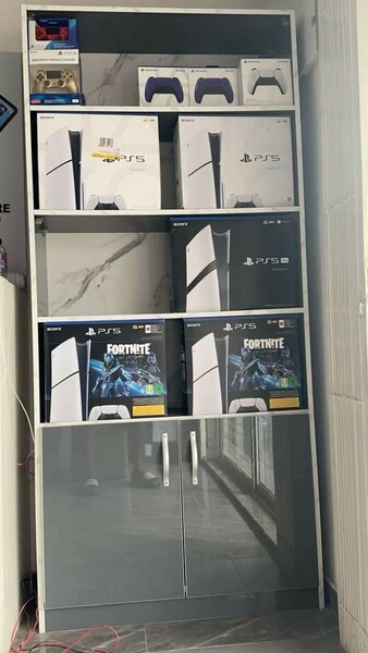 PLAY STATION 5 FRESH IN BOX