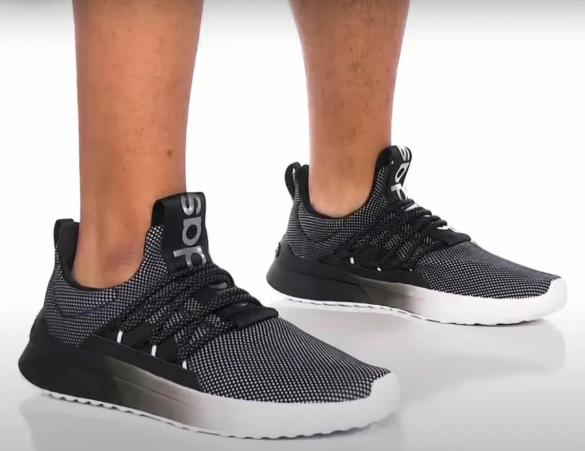 NEW ADIDAS MENS SNEAKER.