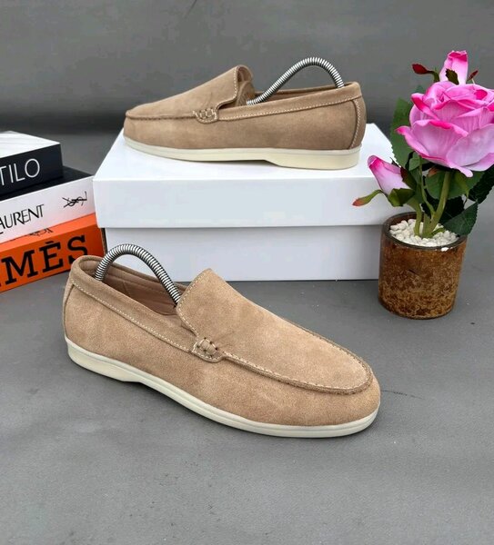 Mocassins en daim beige confort