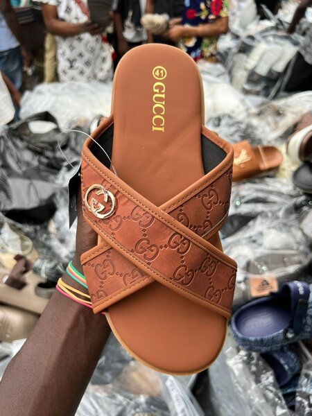 Sandales Gucci en cuir