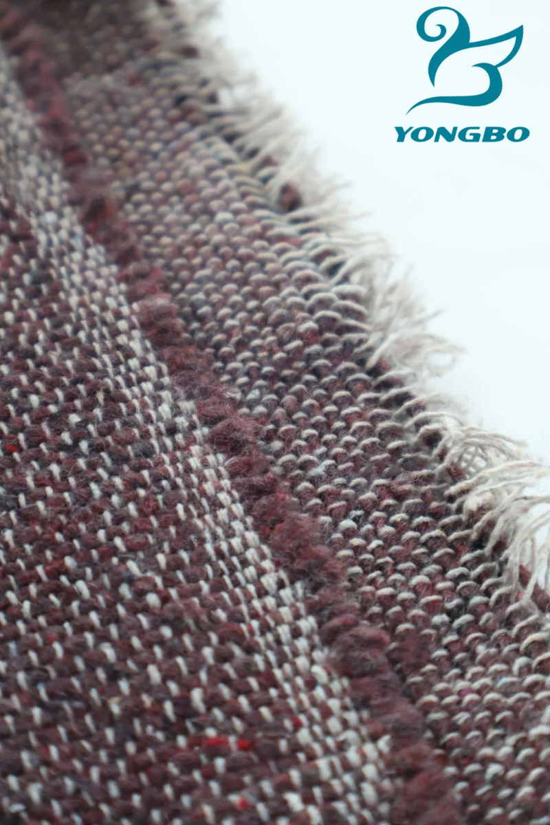 Tapis en laine à rayures