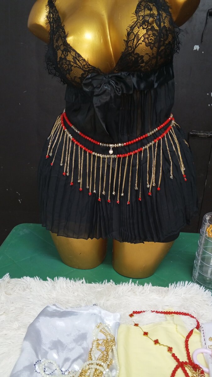 Ceinture chaîne perlée