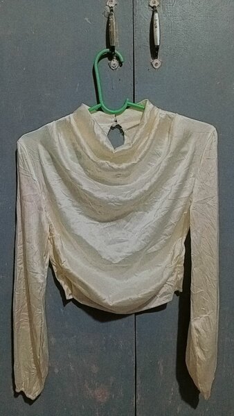 Blouse drapée élégante