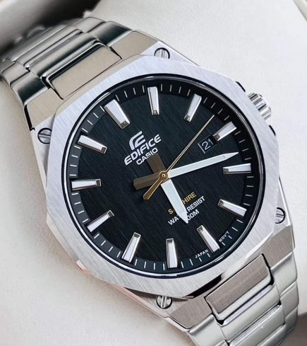 edifice casio horloge chrome avec cadran noir