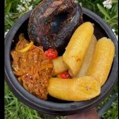 Akpessi de banane au poisson
