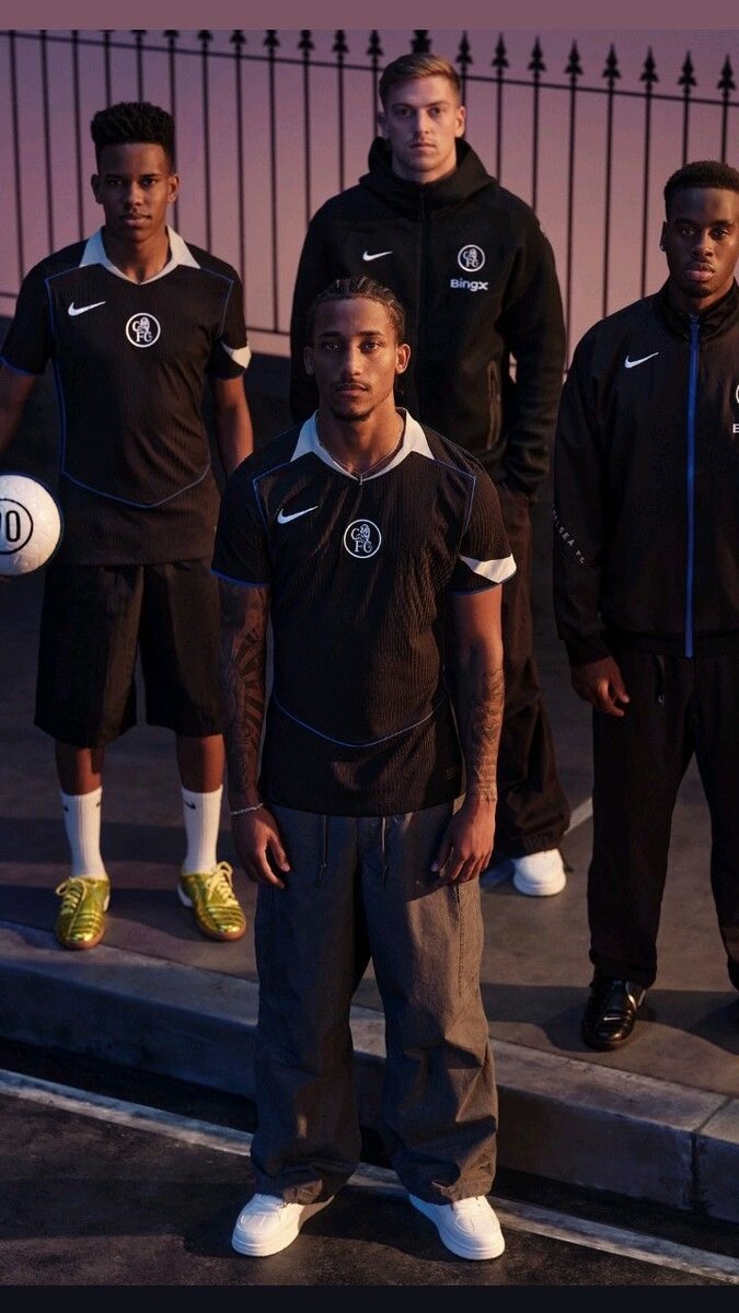Maillot de Chelsea noir modern