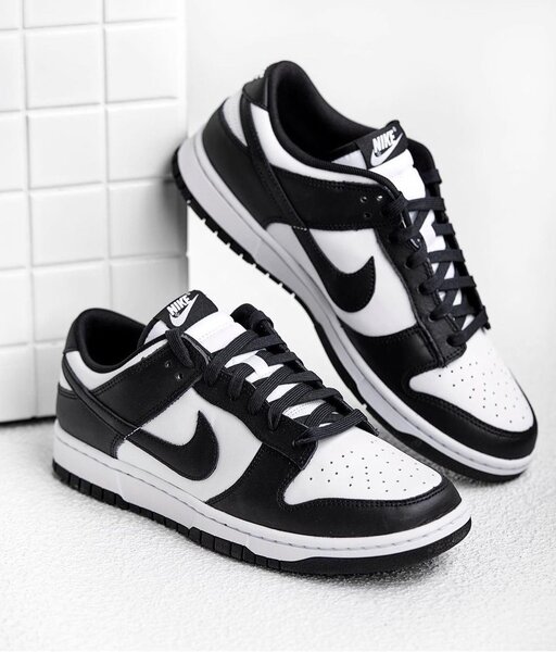 Nike Air Force 1 Baskets Noir et Blanc