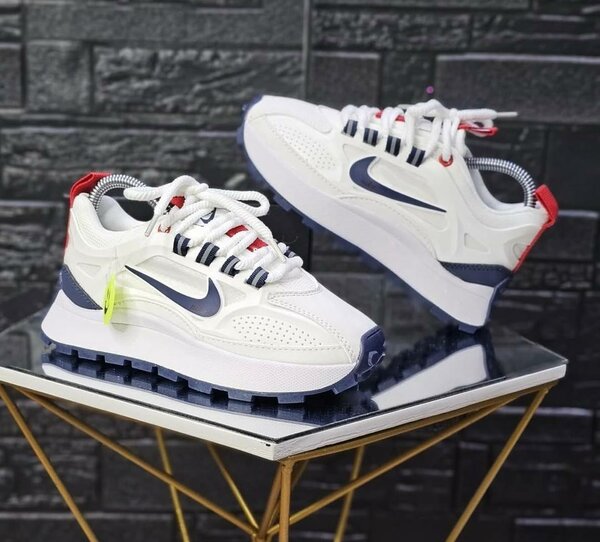 Chaussures Nike blanches pour homme