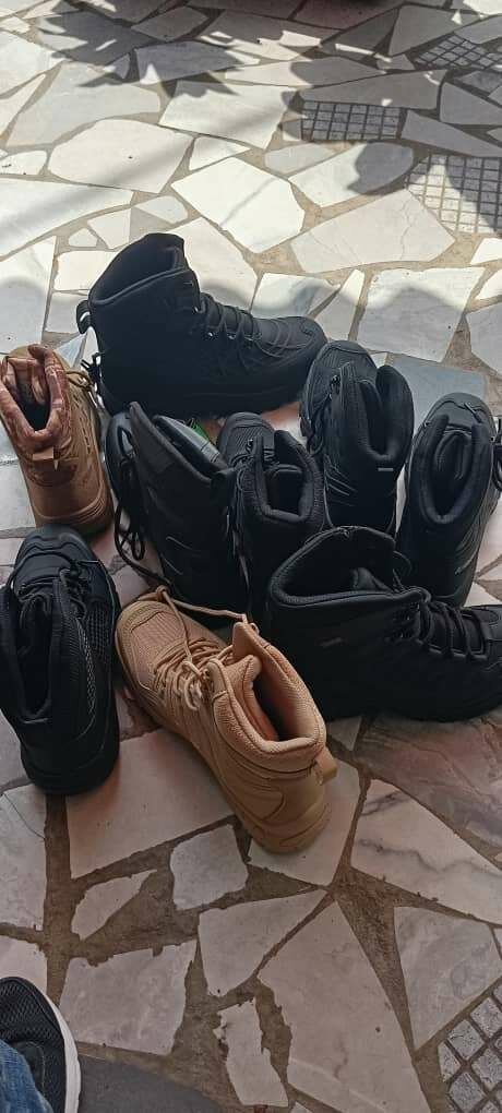 Chaussures tactiques noires pour hommes