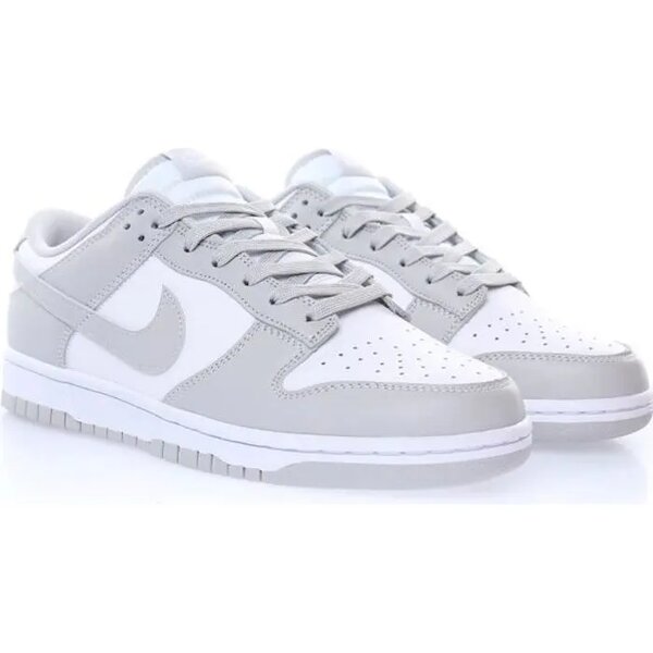 Baskets Nike gris et blanc