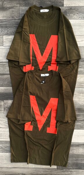 T-shirts assortis à motif "M"