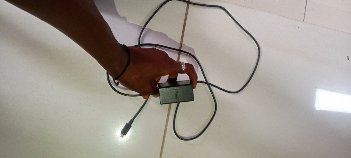 Adaptateur secteur polyvalent