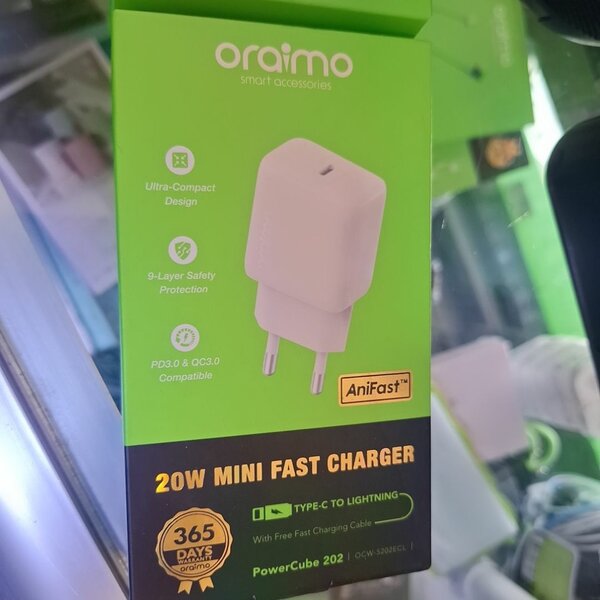 Chargeur Rapide 20W Compact Oraimo