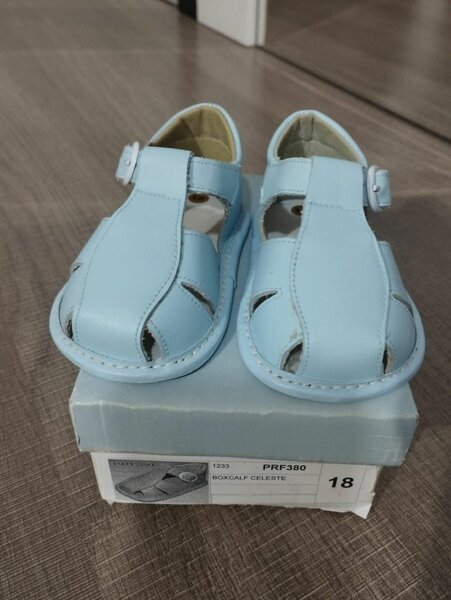 Sandales bébé en cuir bleu