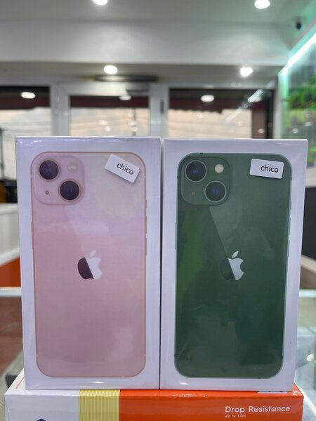 iPhone 13 Rose et Vert