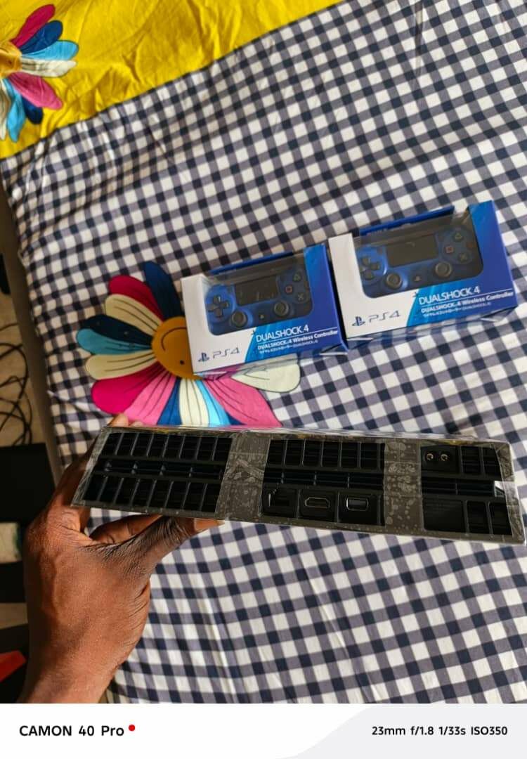 Ps4 craque +2manettes +10 jeux