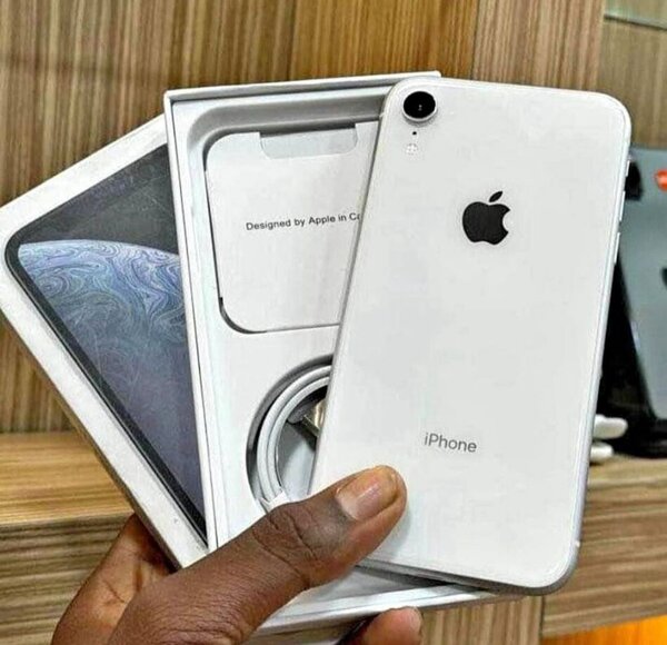 iPhone XR neuf débloqué