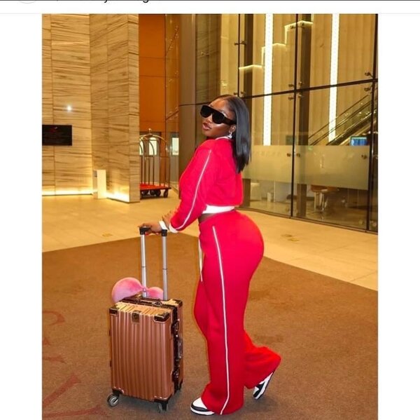 Ensemble de survêtement rouge élégant