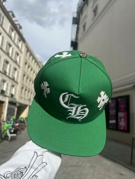 Casquette verte style urbain