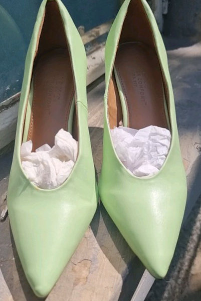 shoes gloss patent heel