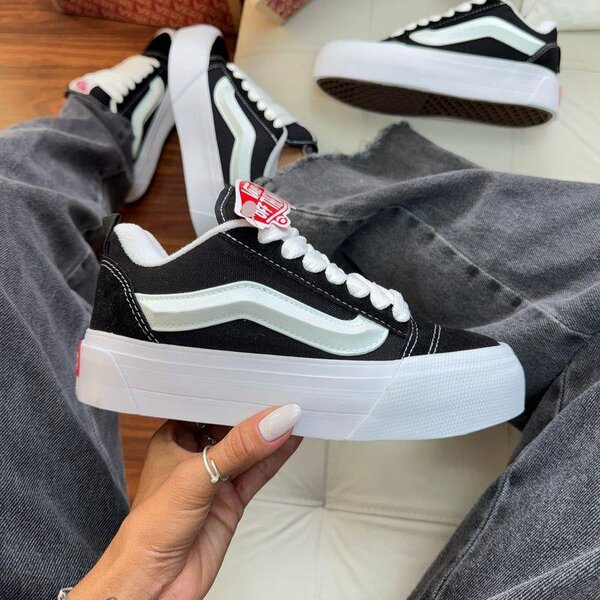 Vans Sneakers Noires et Blanches