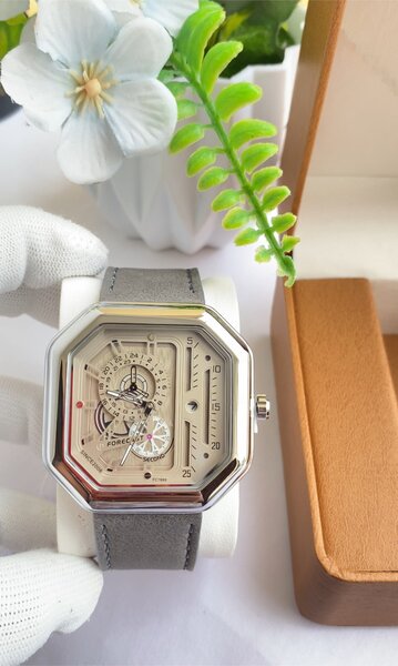 Forecast leather Watch