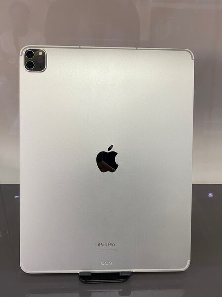 UK Used iPad Pro 12.9 inch m2 chip, 256GB Wi-Fi + Cellular
