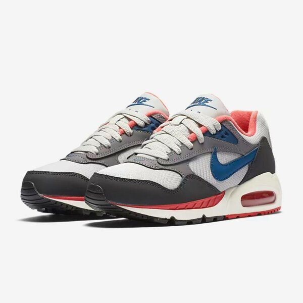 Nike Air Max IVO