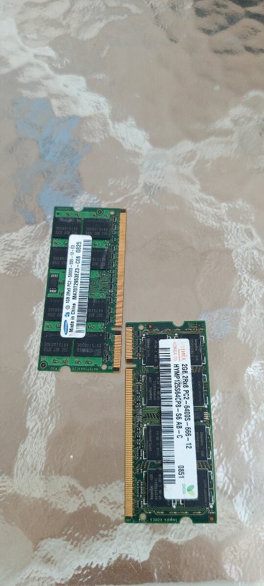 2  ram 1GB et 2 ram GB pc2 12
