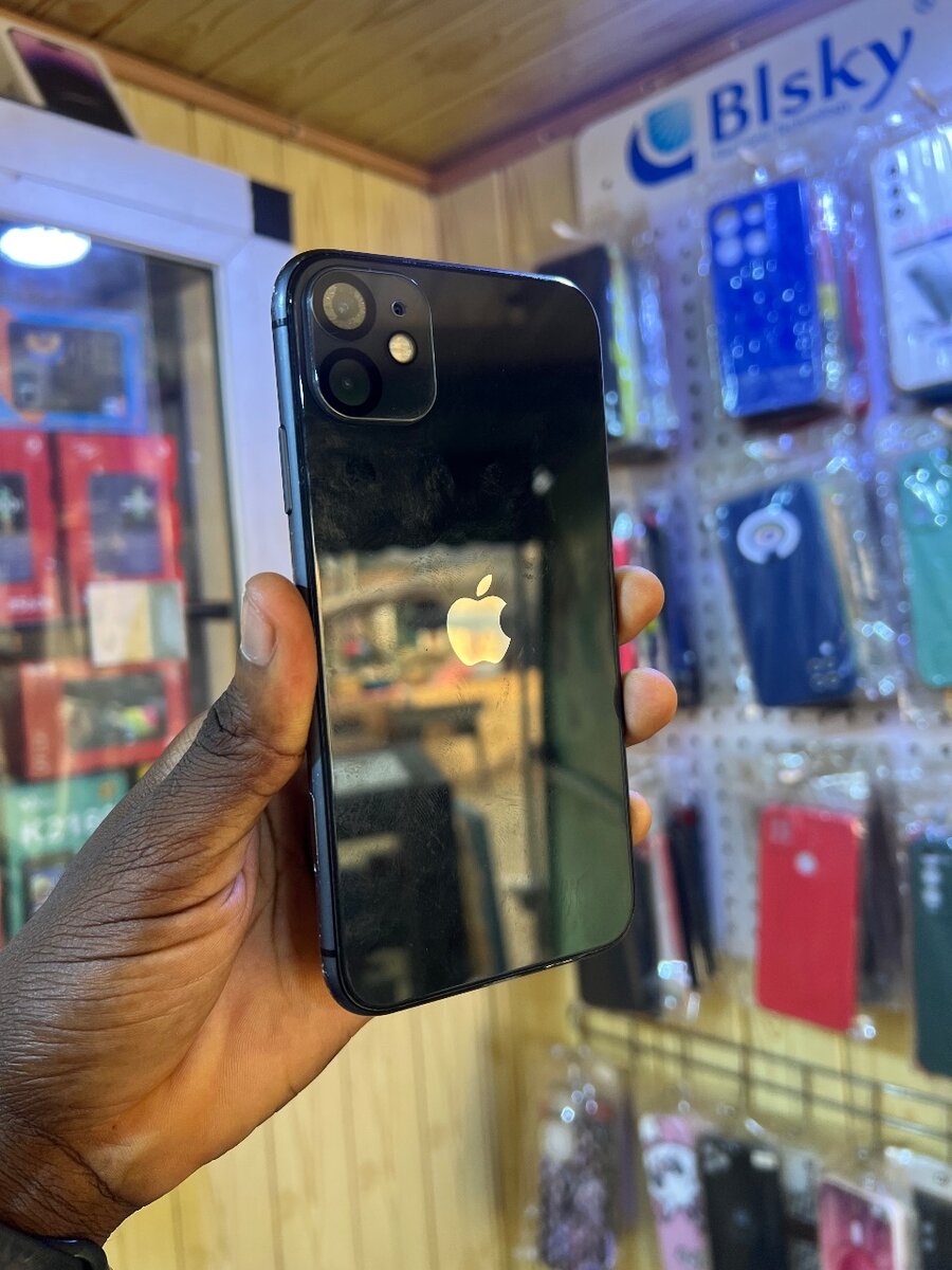 IPHONE 11 SIMPLE SANS ID 64 GIGA DUAL SIM