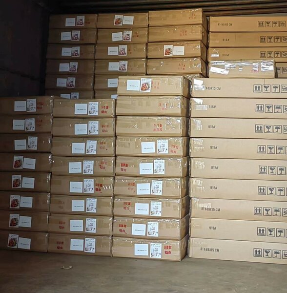 Vanity dresser and slidind mirro