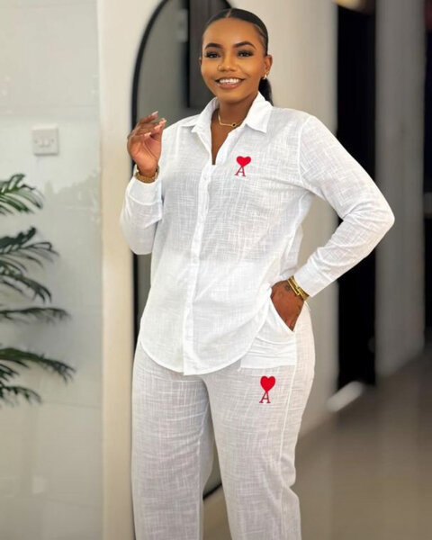 Ensemble chemise et pantalon blanc