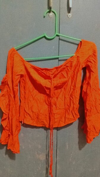 Blouse rouge à manches longues