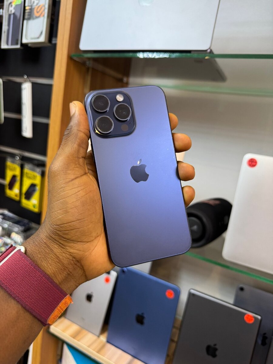 15 pro max eSIM unlock 256gig