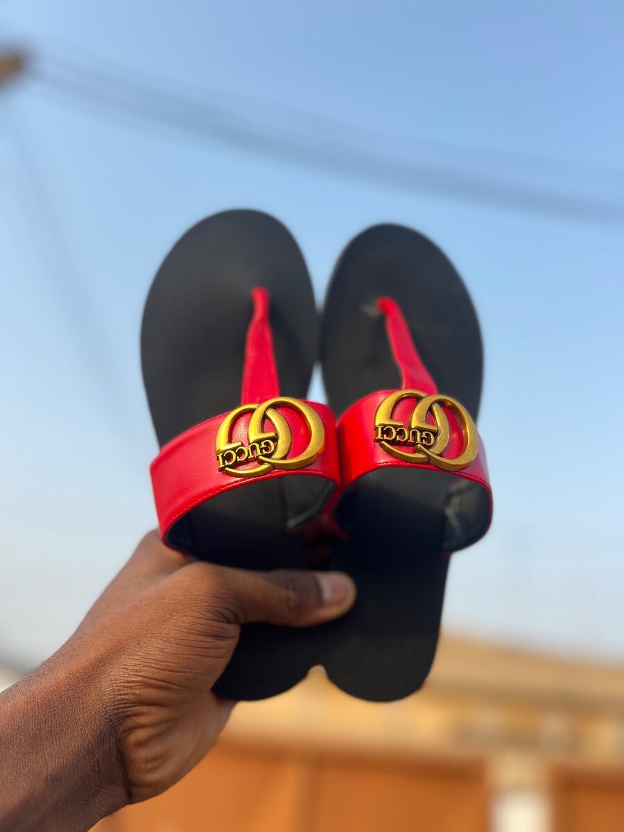 Gucci slippers