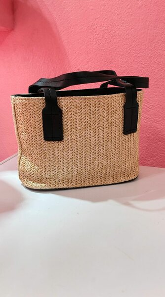 Sac à main en paille élégant