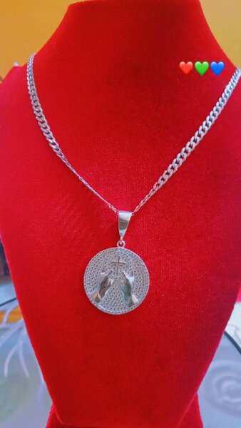 Collier en argent avec pendentif