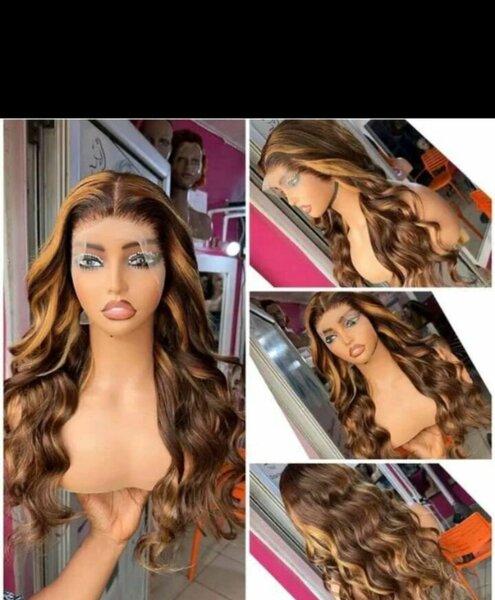 Perruque ondulée brun doré