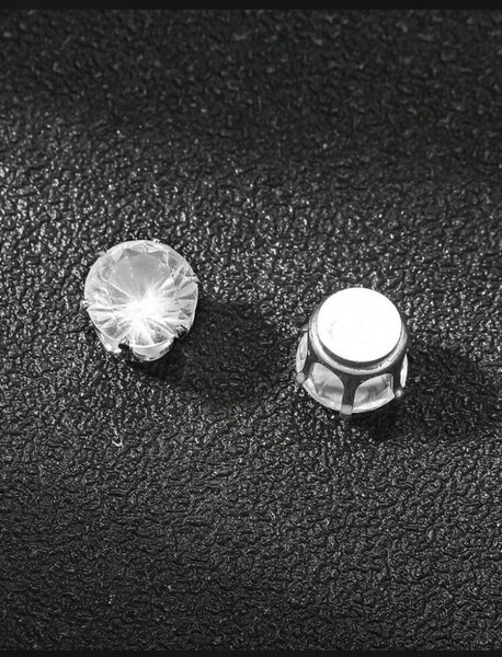 Boucle doreille aimantée