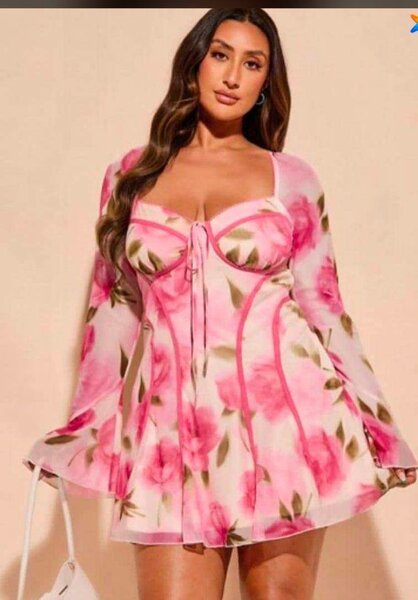 Robe élégante florale