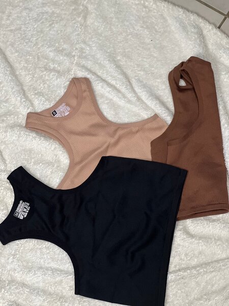 Lot de tops courts femme