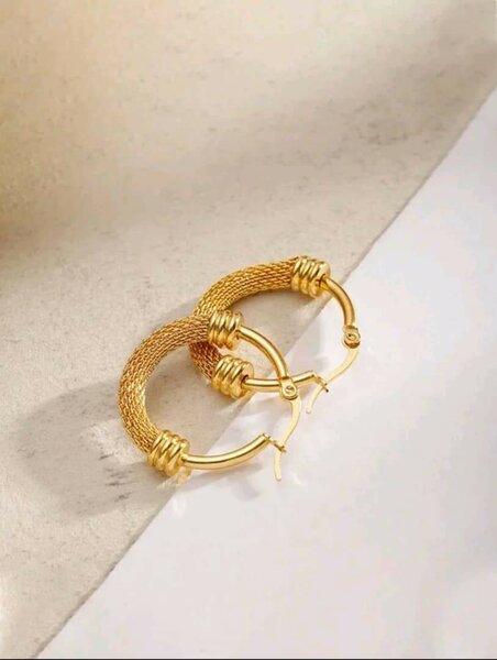 Boucles d'oreilles en or tressé