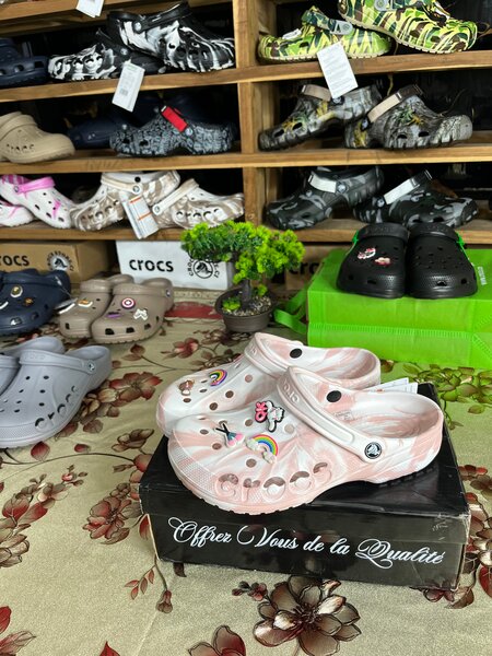 Sabots à motifs pour femme