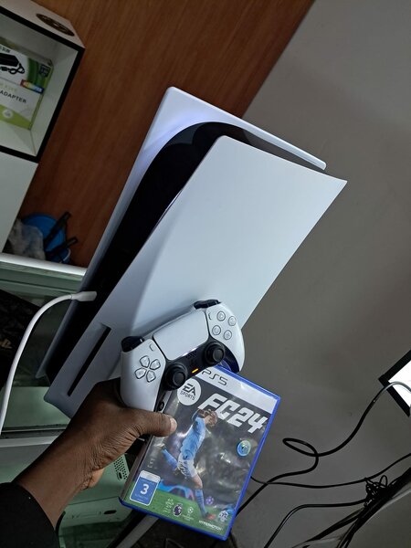 PS5 Disc Edition with FC24