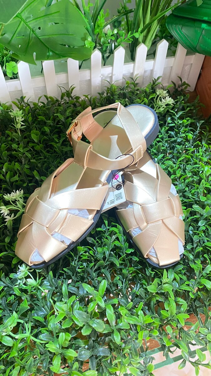 Sandales tressées élégantes