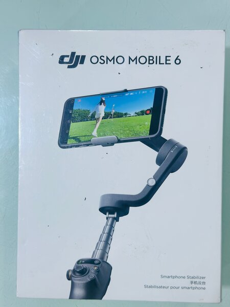 Stabilisateur DJI Osmo Mobile 6